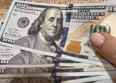 La compra de dólar ahorro creció por tercer mes consecutivo en enero y superó los u$s3.000 millones